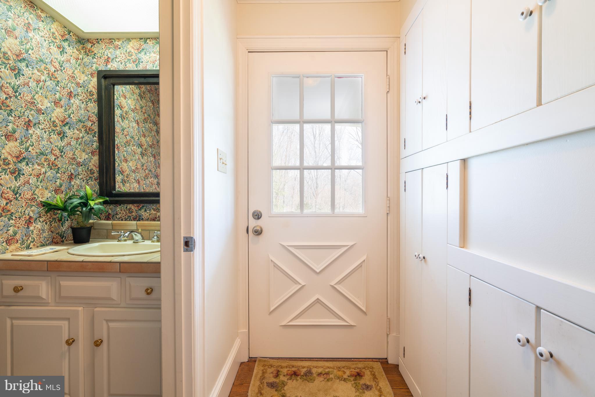 7814 Willowbrook Road Fairfax Station, VA 22039 - Photo 9 of 30 First Floor Powder Room