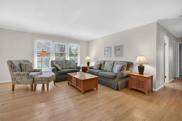 $409,990 | 6 Charlestown Court, Bolingbrook, IL 60440
