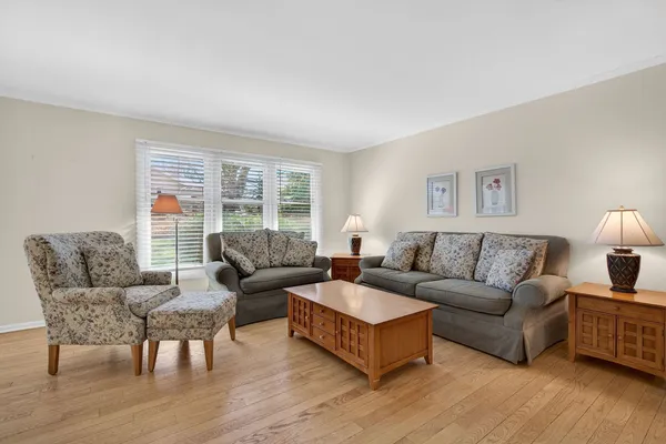 $409,990 | 6 Charlestown Court, Bolingbrook, IL 60440
