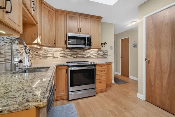 $409,990 | 6 Charlestown Court, Bolingbrook, IL 60440