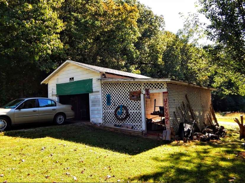1098 Green River Road Waynesboro, TN 38485 - Photo 12 of 25 Gallery Image 12