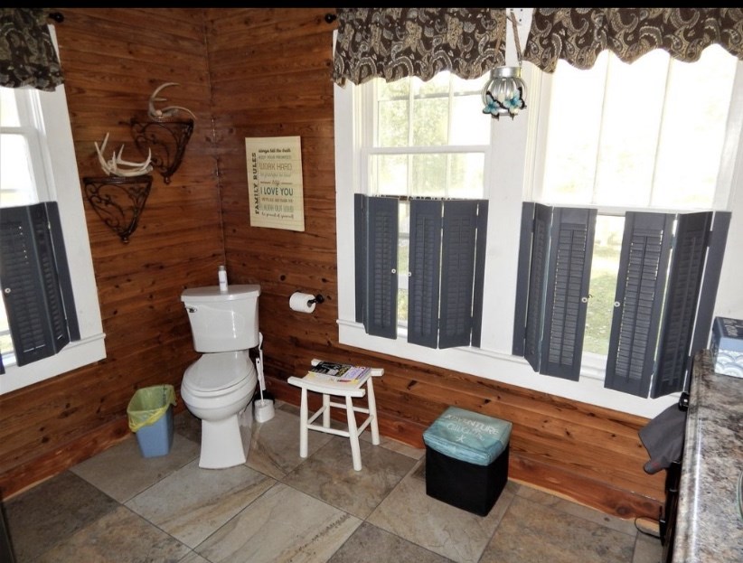 1098 Green River Road Waynesboro, TN 38485 - Photo 19 of 25 Gallery Image 19