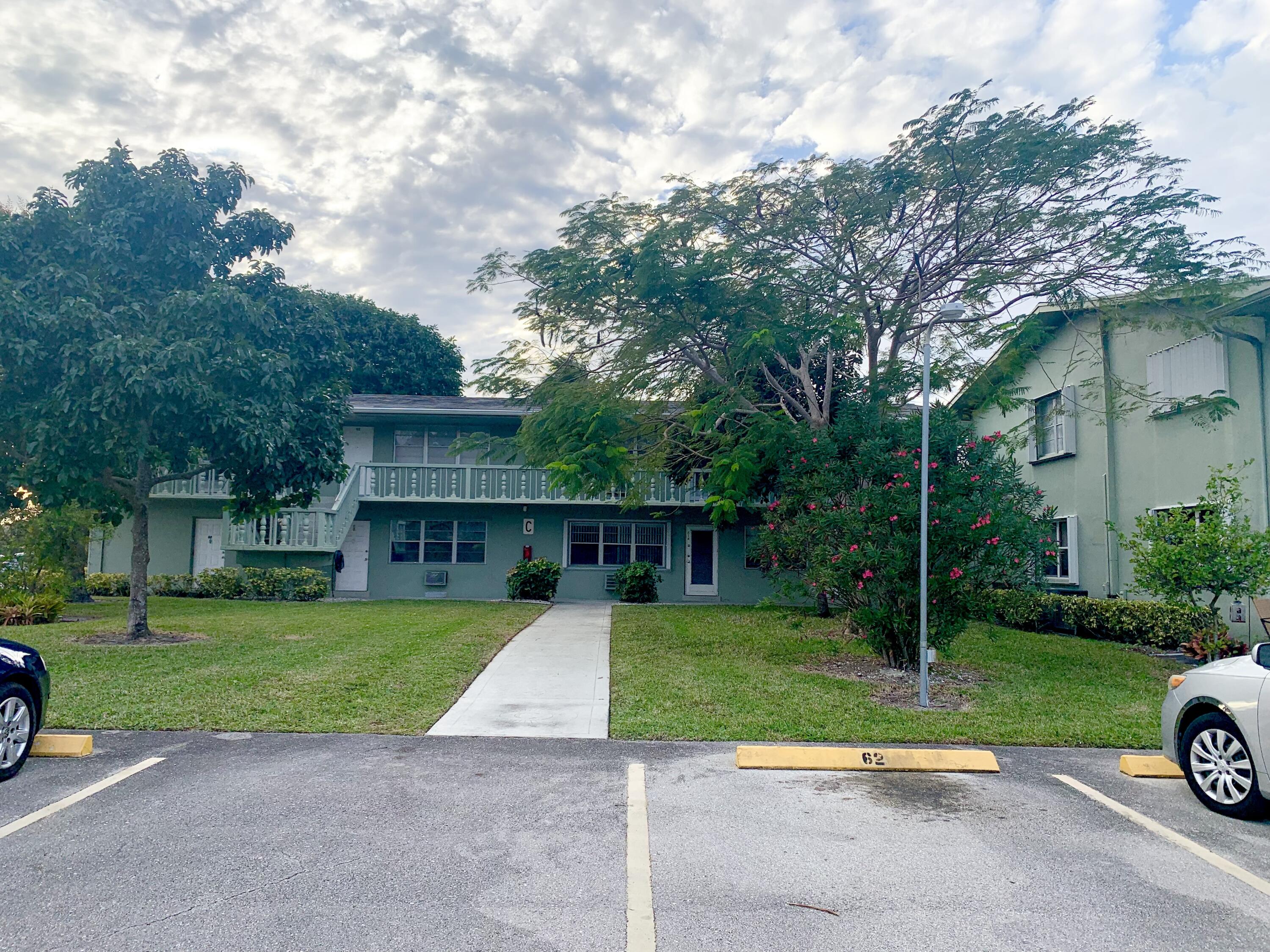 64 Easthampton C West Palm Beach, FL 33417 - Photo 5 of 27 IMG_0377