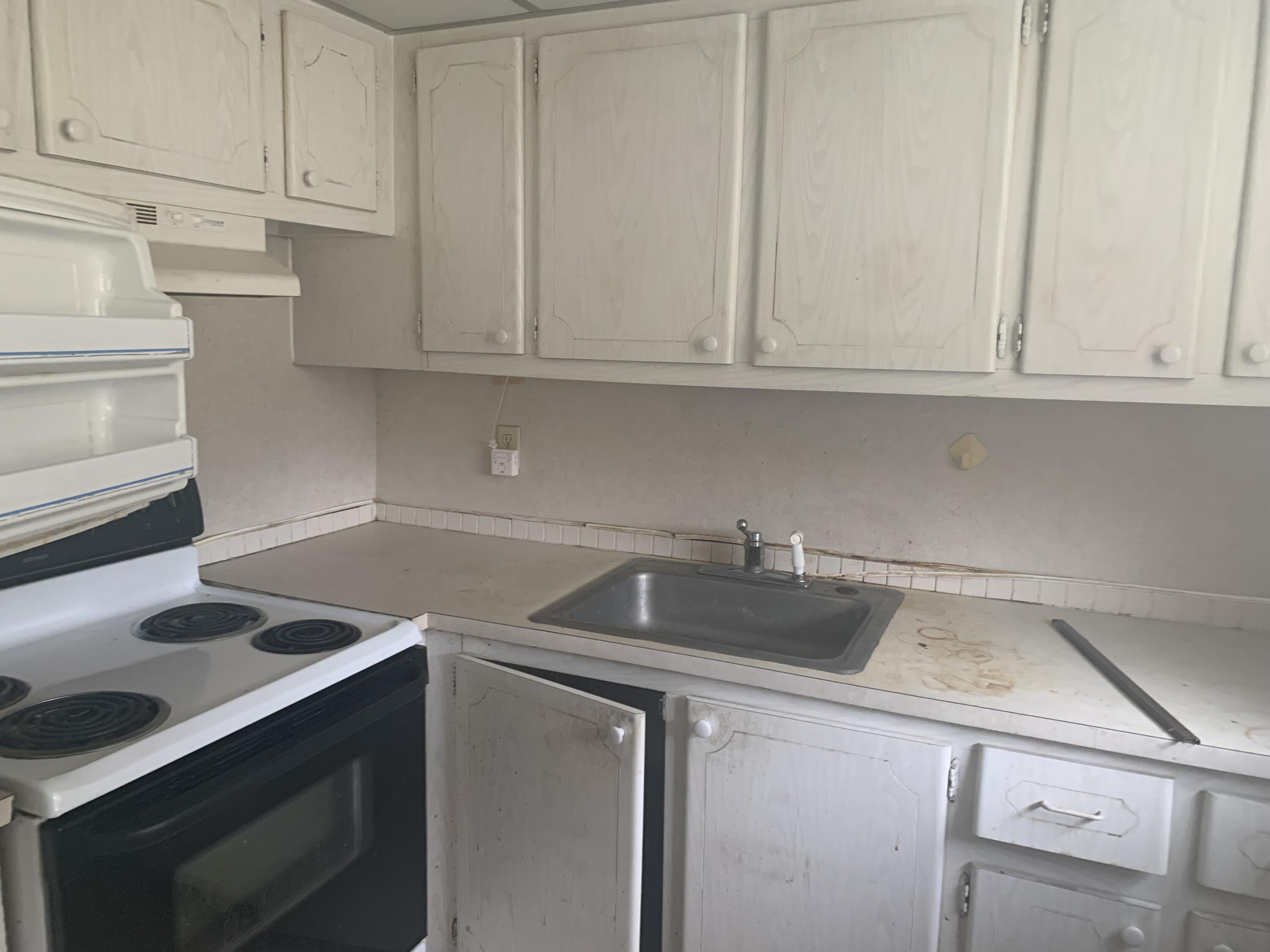 64 Easthampton C West Palm Beach, FL 33417 - Photo 8 of 27 IMG_0438 (2)