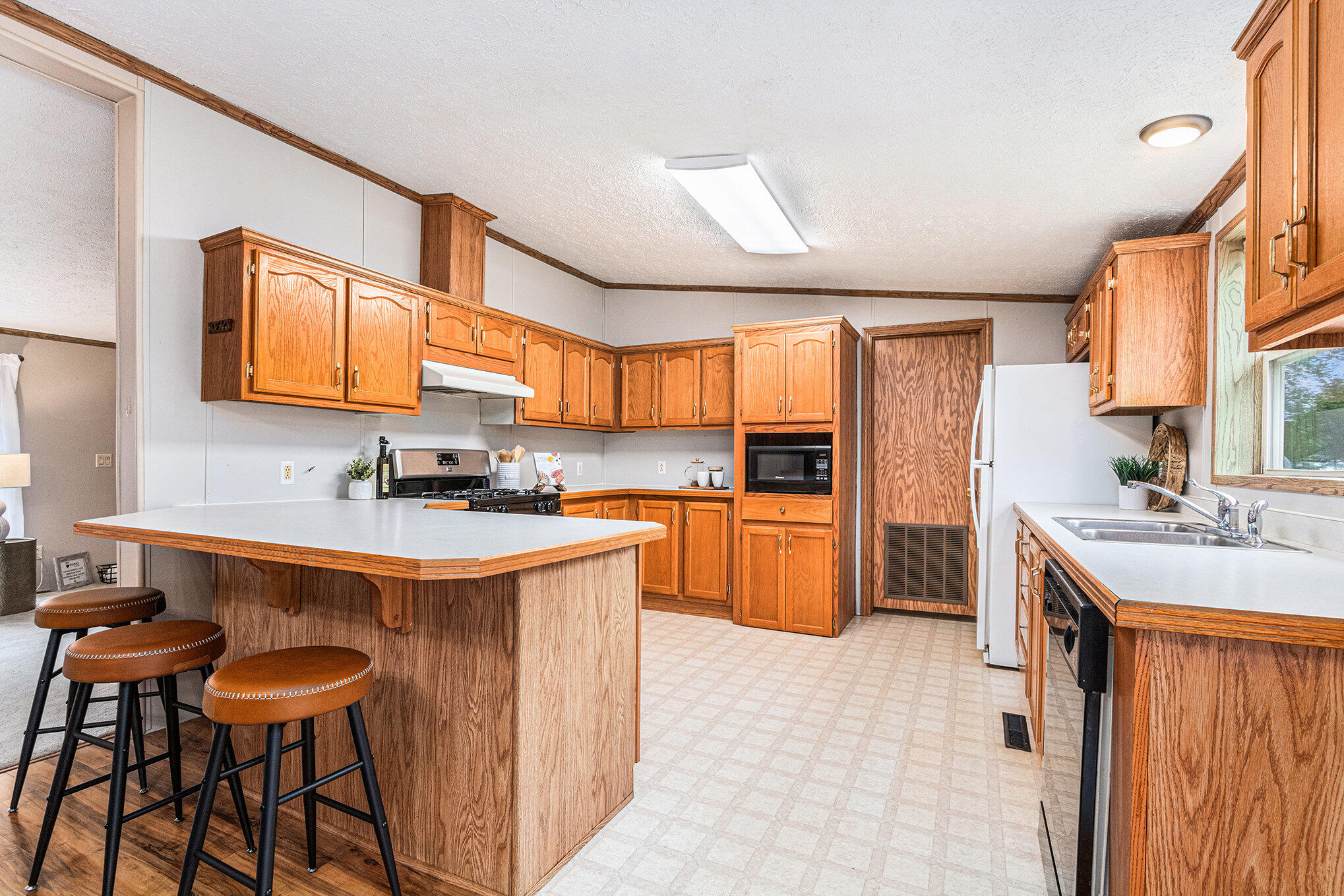 4259 John Goff Road Watervliet, MI 49098 - Photo 14 of 44 Kitchen Eat-In area