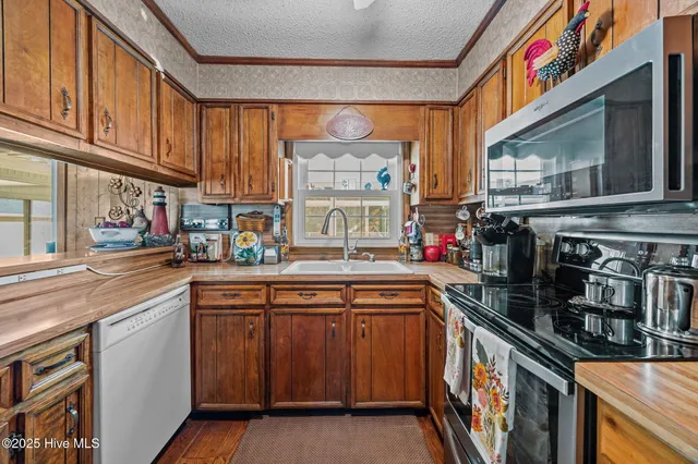 $385,000 | 5168 Brook Circle, High Point, NC 27263