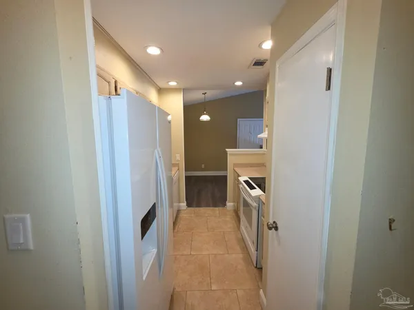 $179,000 | 2201 Scenic Highway, Unit H5, Pensacola, FL 32503
