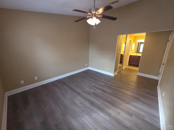 $179,000 | 2201 Scenic Highway, Unit H5, Pensacola, FL 32503