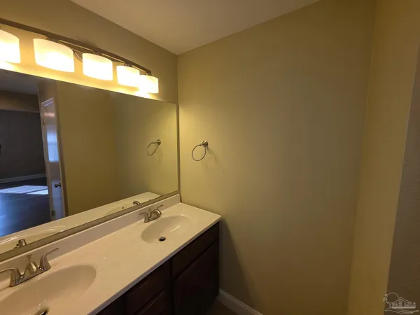$179,000 | 2201 Scenic Highway, Unit H5, Pensacola, FL 32503
