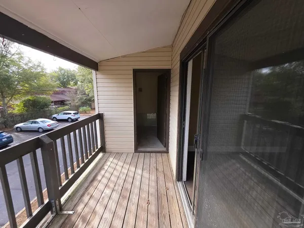$179,000 | 2201 Scenic Highway, Unit H5, Pensacola, FL 32503