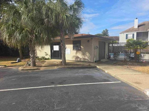 $179,000 | 2201 Scenic Highway, Unit H5, Pensacola, FL 32503