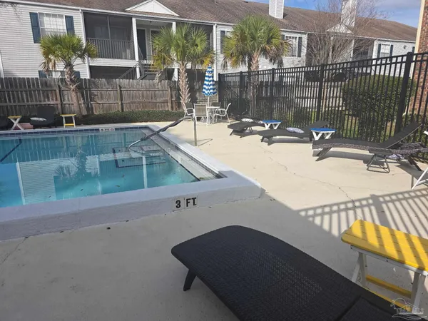 $179,000 | 2201 Scenic Highway, Unit H5, Pensacola, FL 32503