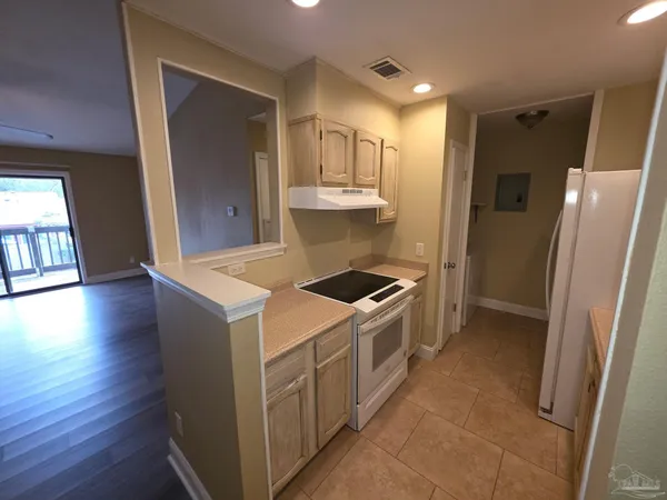 $179,000 | 2201 Scenic Highway, Unit H5, Pensacola, FL 32503