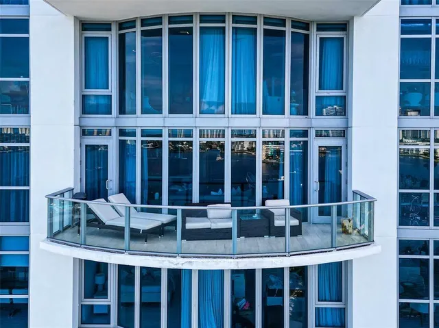 $1,600,000 | 17301 Biscayne Boulevard, Unit 1011, North Miami Beach, FL 33160