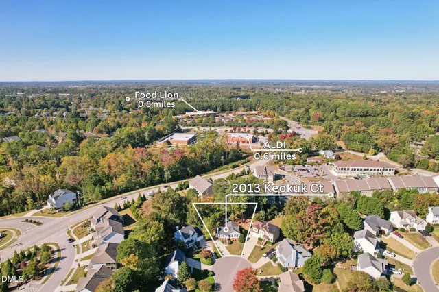 an aerial view of multiple house