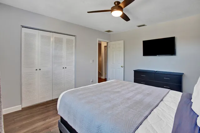 $289,900 | 429 Silver Beach Road, Lake Park, FL 33403