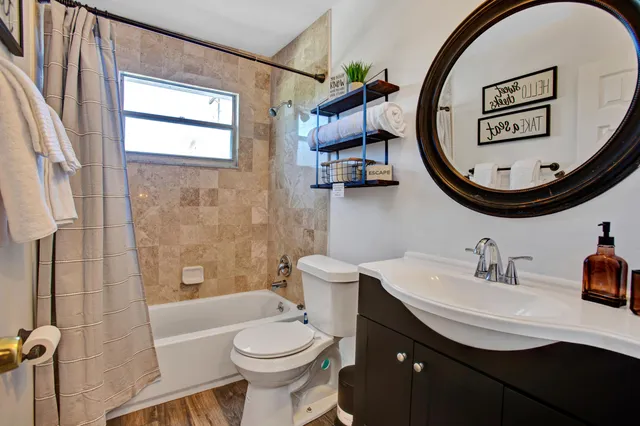 $289,900 | 429 Silver Beach Road, Lake Park, FL 33403