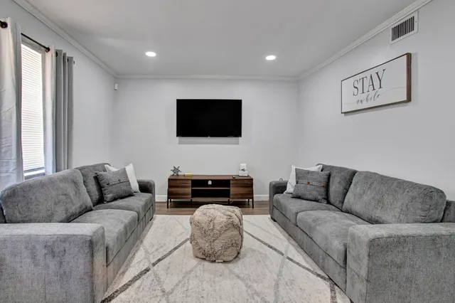 $289,900 | 429 Silver Beach Road, Lake Park, FL 33403