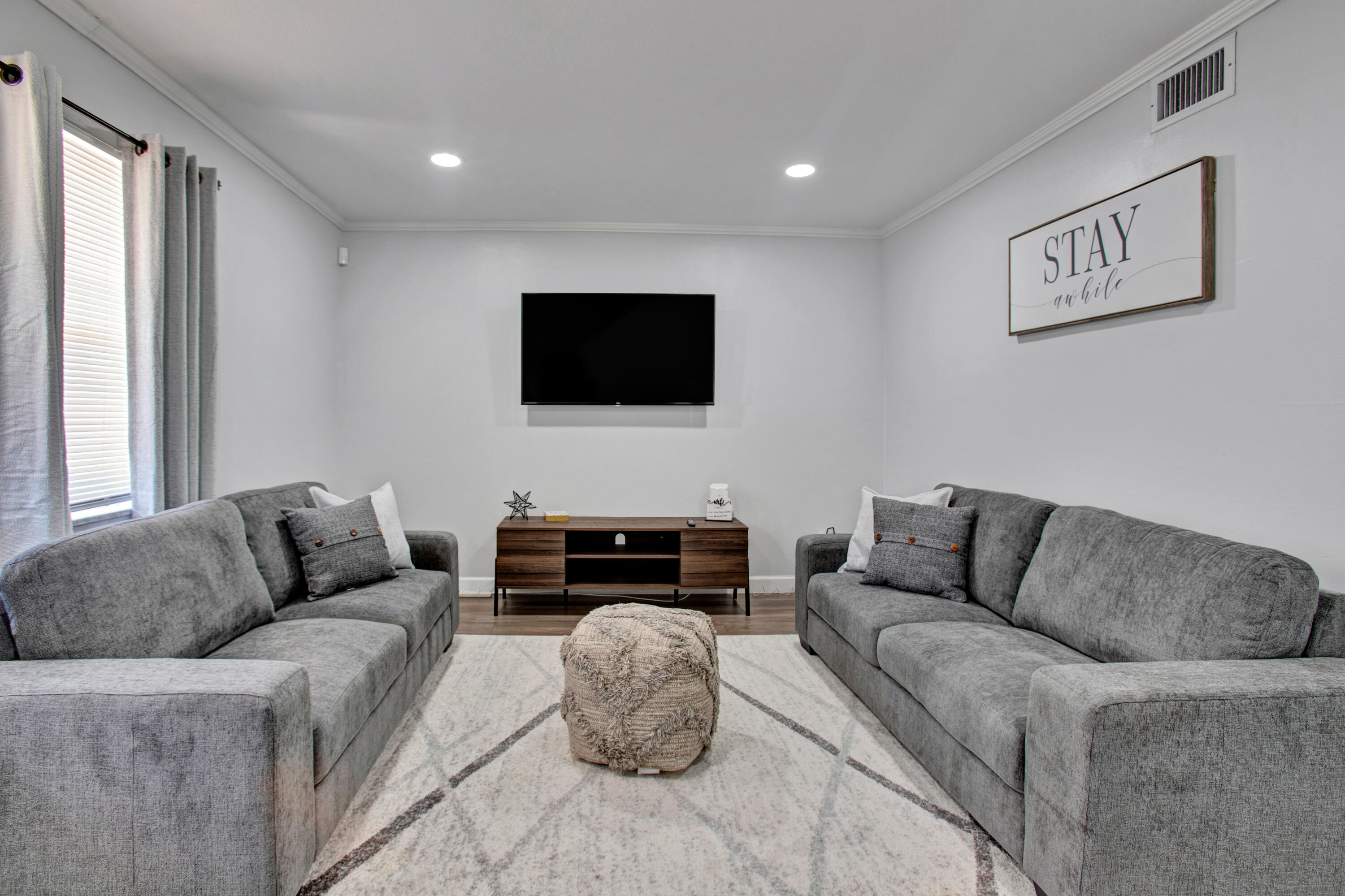 429 Silver Beach Road Lake Park, FL 33403 - Photo 2 of 17 IMG_8211