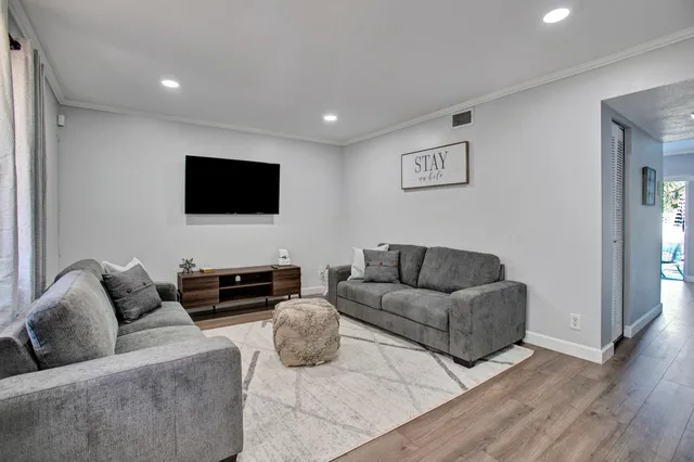 $289,900 | 429 Silver Beach Road, Lake Park, FL 33403