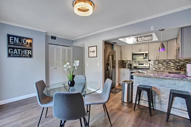 $289,900 | 429 Silver Beach Road, Lake Park, FL 33403