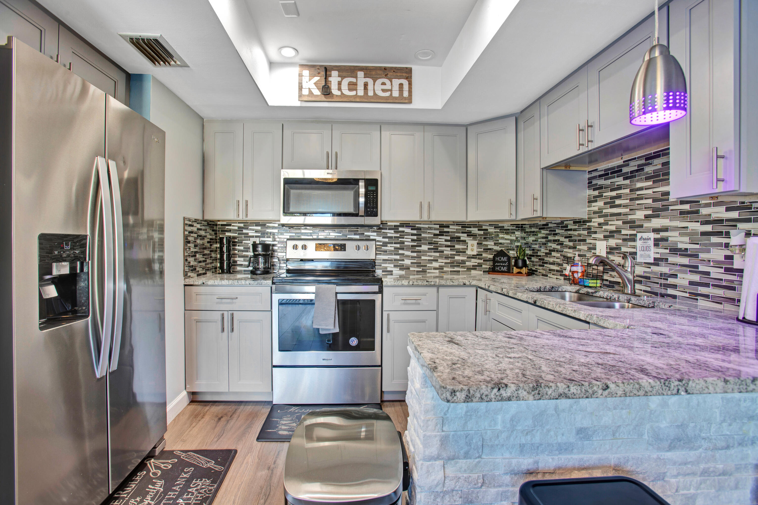 429 Silver Beach Road Lake Park, FL 33403 - Photo 7 of 17 IMG_8186