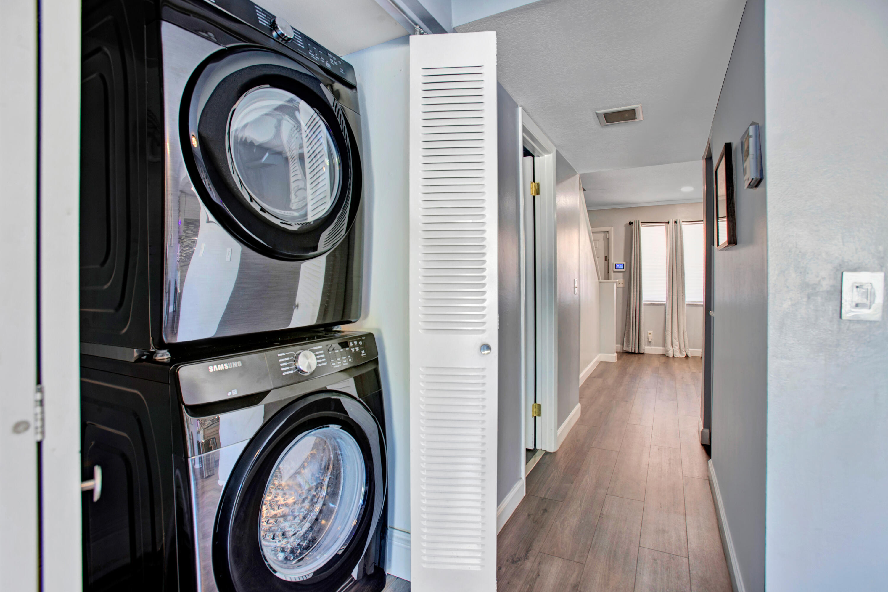 429 Silver Beach Road Lake Park, FL 33403 - Photo 8 of 17 IMG_8191