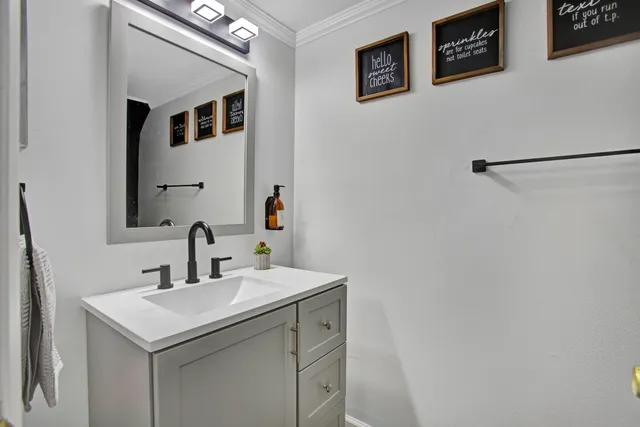 $289,900 | 429 Silver Beach Road, Lake Park, FL 33403