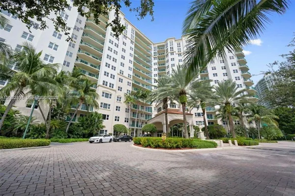 $5,000 | 20000 East Country Club Drive, Unit 906, Aventura, FL 33180