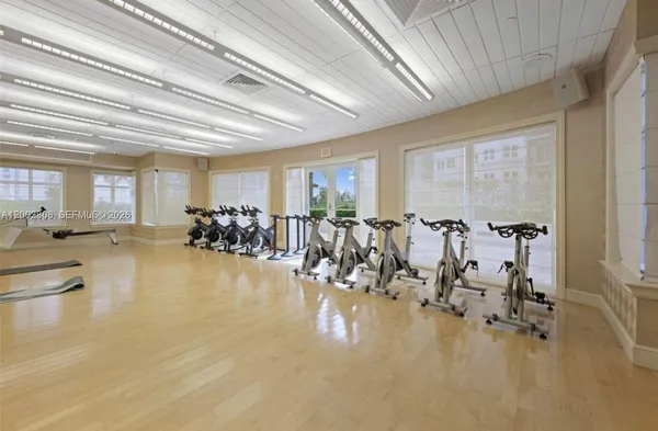 $5,000 | 20000 East Country Club Drive, Unit 906, Aventura, FL 33180