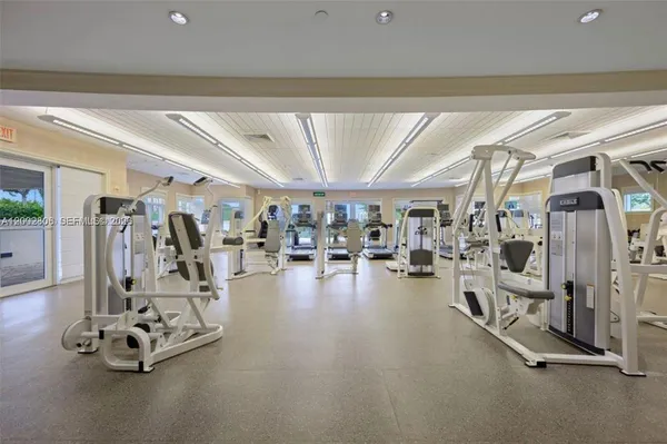 $5,000 | 20000 East Country Club Drive, Unit 906, Aventura, FL 33180