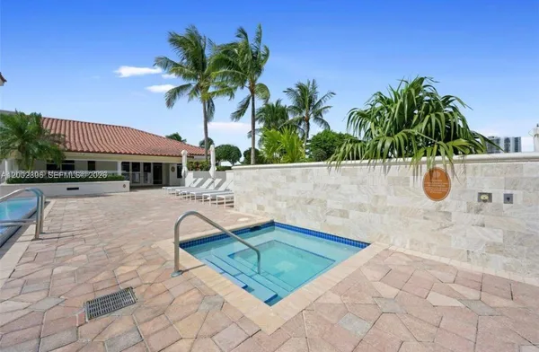 $5,000 | 20000 East Country Club Drive, Unit 906, Aventura, FL 33180