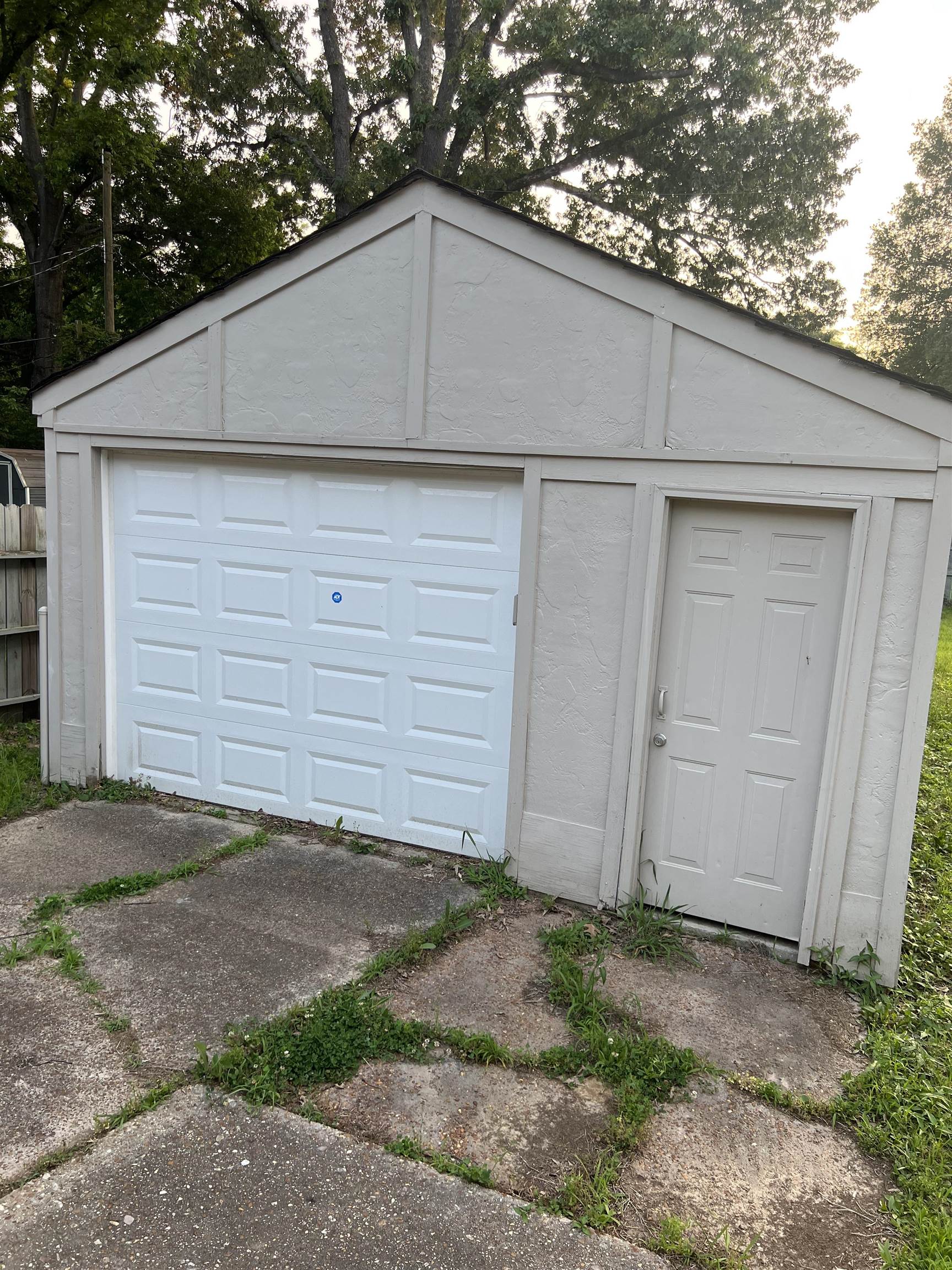 1721 Ronda Street Memphis, TN 38108 - Photo 2 of 9 Gallery Image 2