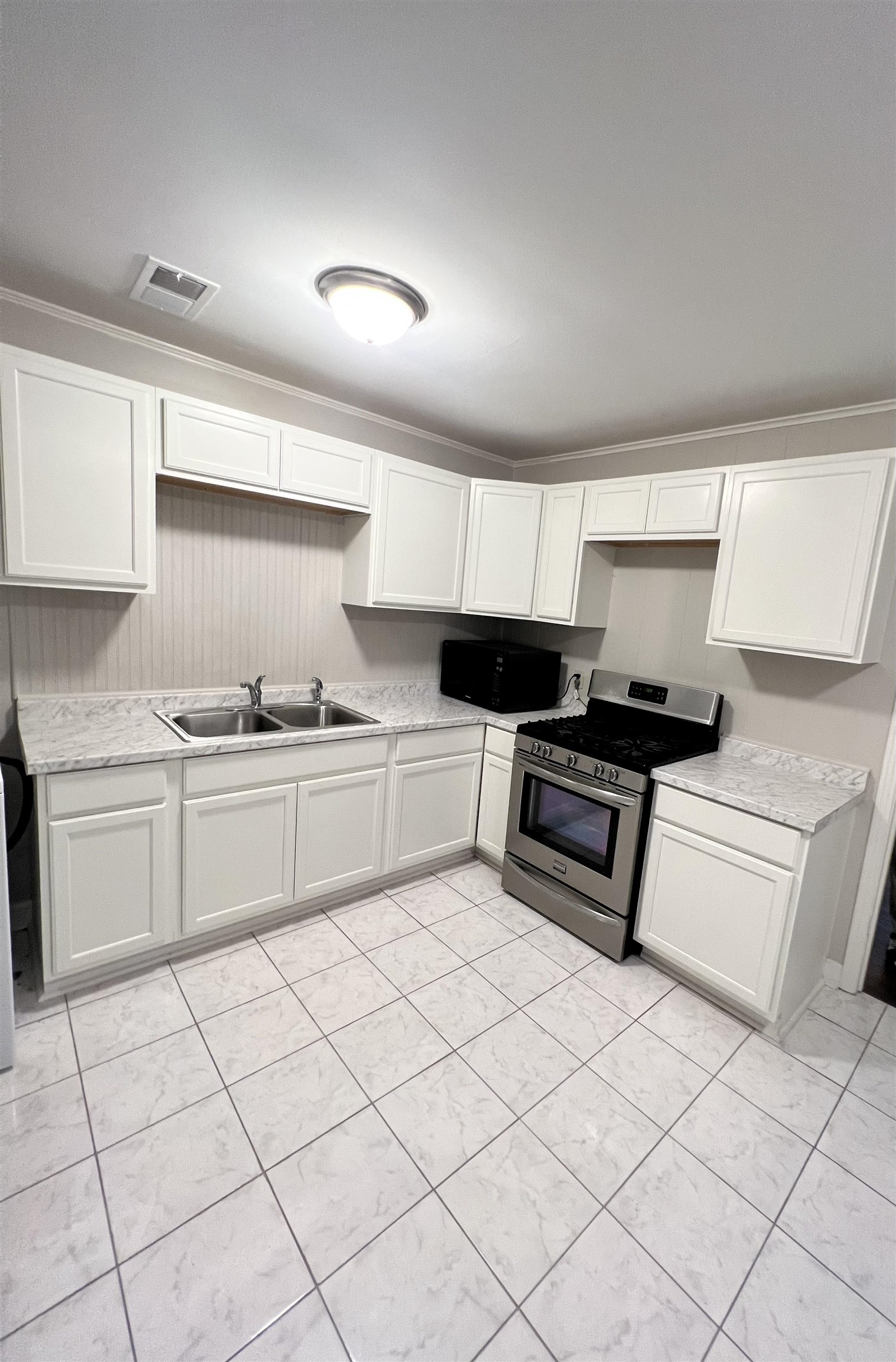 1721 Ronda Street Memphis, TN 38108 - Photo 3 of 9 Gallery Image 3