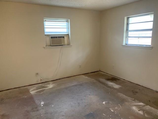 3104 South Lipsey Street Decatur, TX 76234 - Photo 17 of 18 an empty room with a window