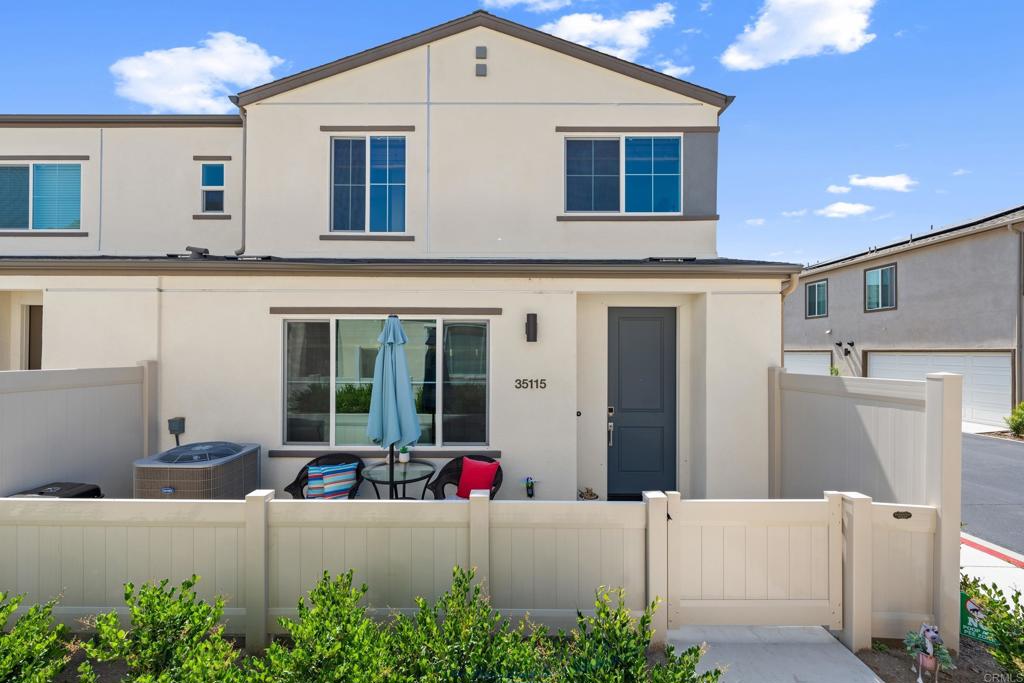 35115 Crop Place Fallbrook, CA 92028 - Photo 2 of 41 a living room with furniture