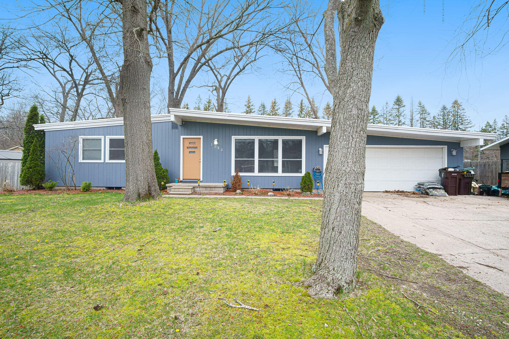 1240 Becker Road Muskegon, MI 49445 - Photo 1 of 24 DSC05094