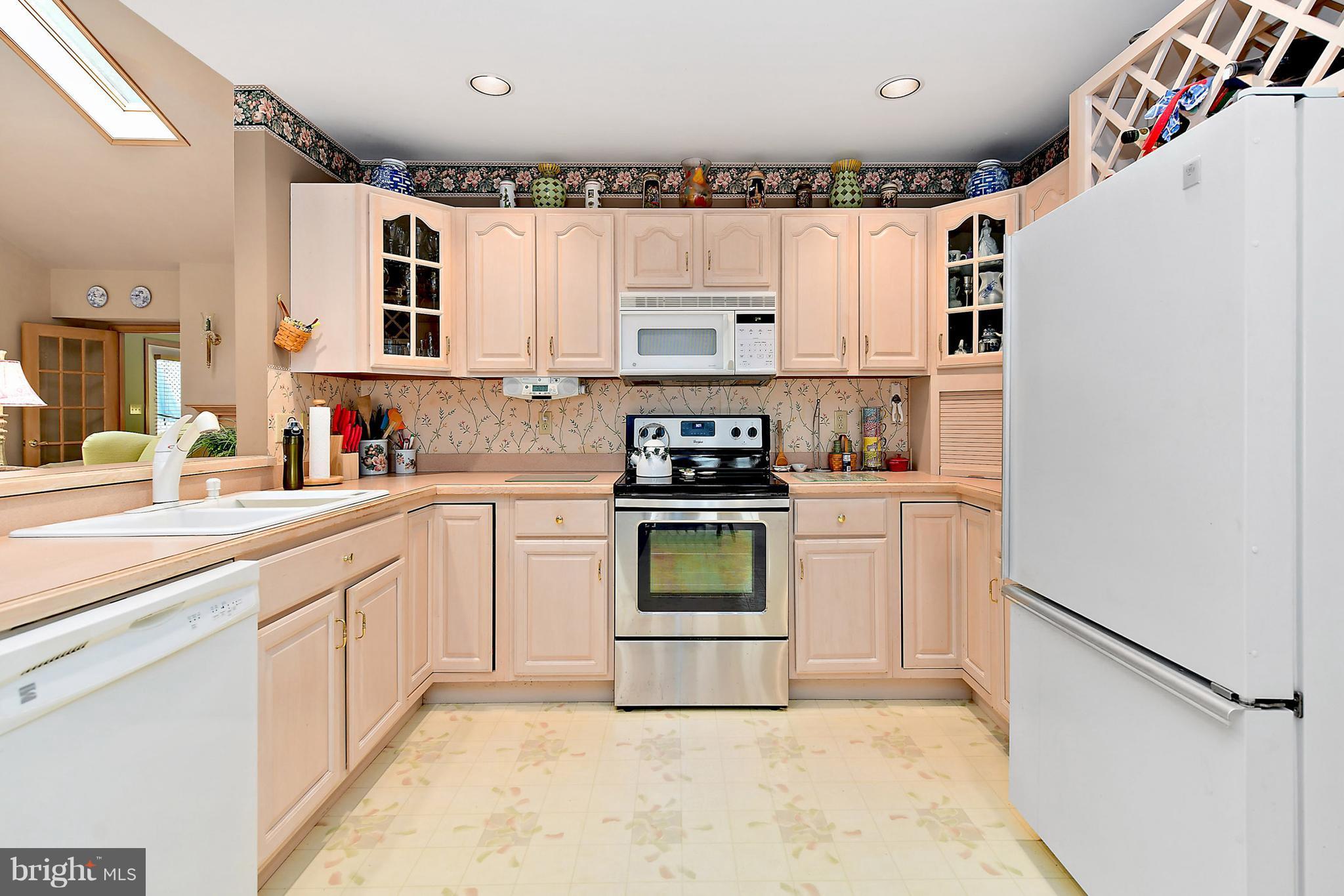 7 Abbyshire Road Ocean Pines, MD 21811 - Photo 9 of 29 Kitchen with loads of cabinentry