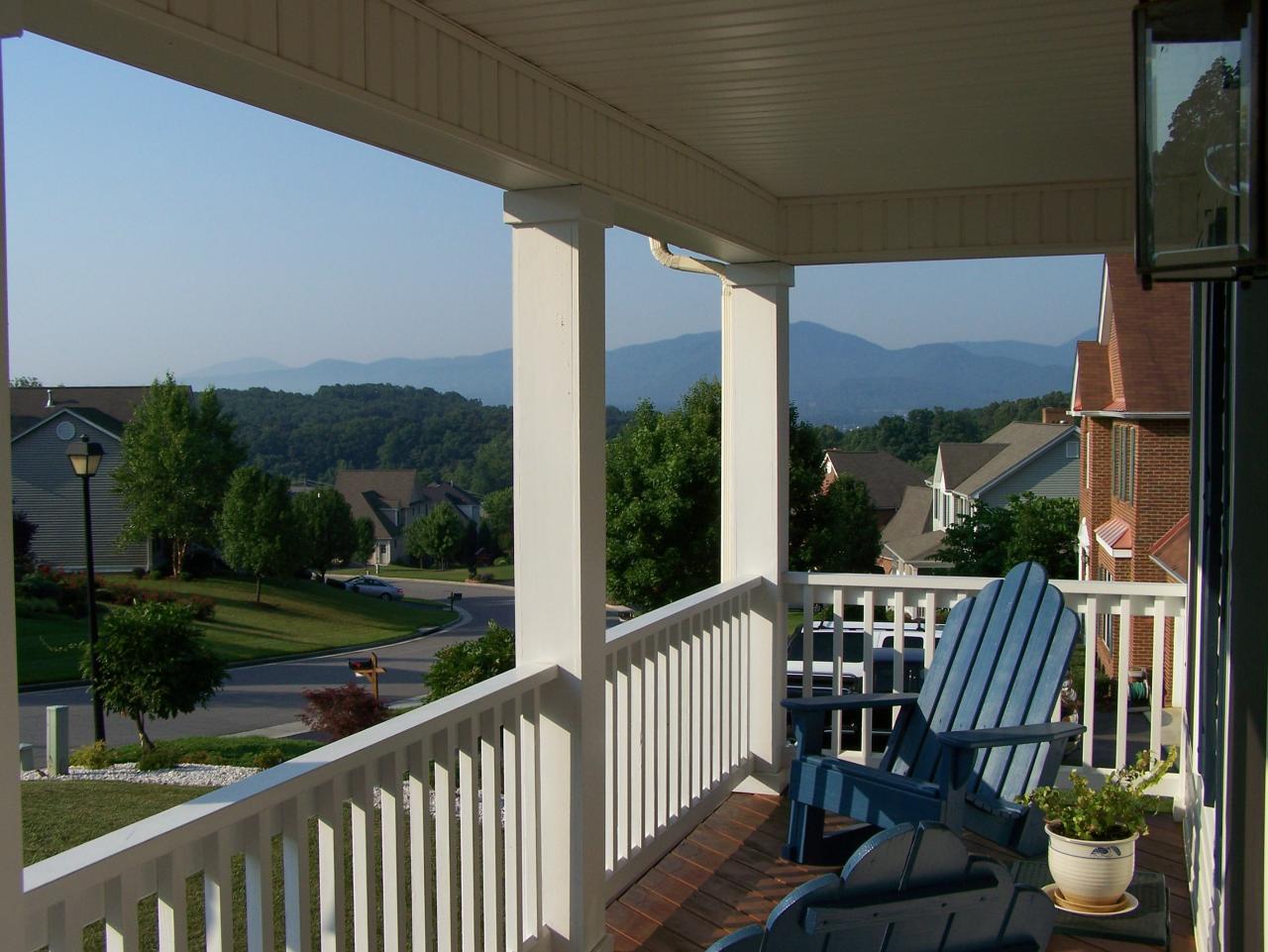 1420 Fieldgate Road Salem, VA 24153 - Photo 2 of 5 Front Porch