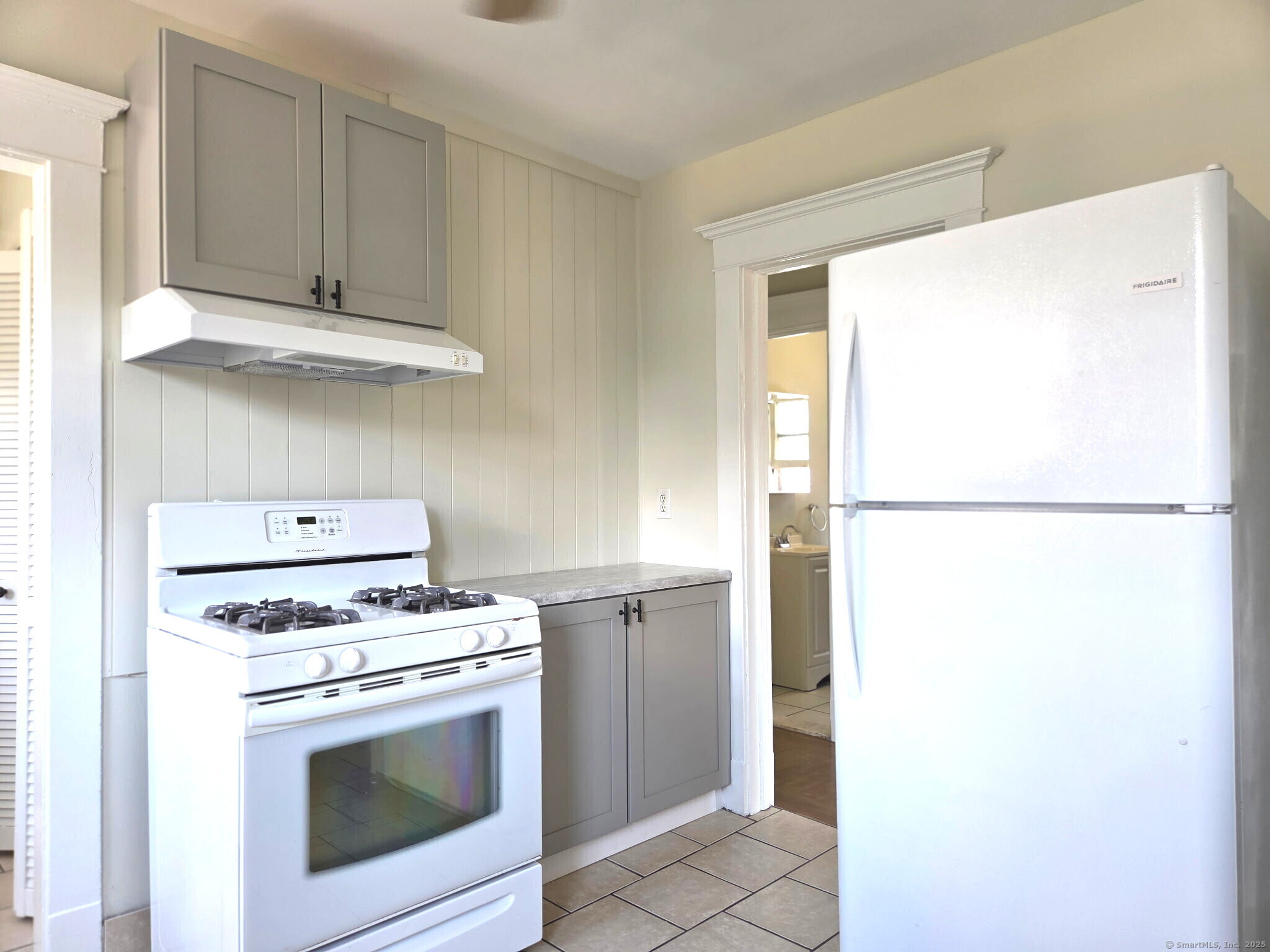 108 Concord Street Hamden, CT 06514 - Photo 3 of 12