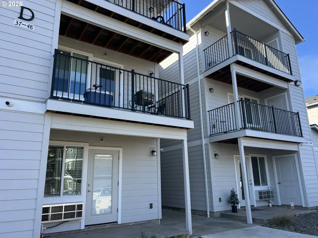 $19,800,000 | 972 North 2nd Street, Unit 84, Jefferson, OR 97352