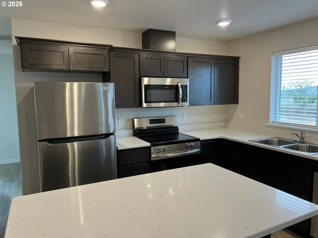 $19,800,000 | 972 North 2nd Street, Unit 84, Jefferson, OR 97352