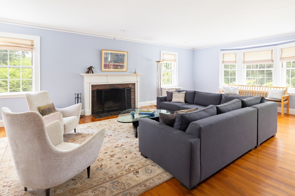 81 Intervale Road Newton, MA 02459 - Photo 3 of 29