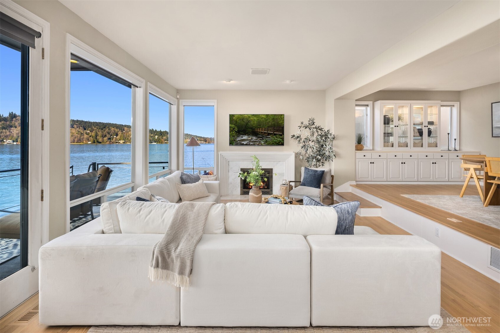 3711 Lake Washington Boulevard North Renton, WA 98056 - Photo 3 of 39