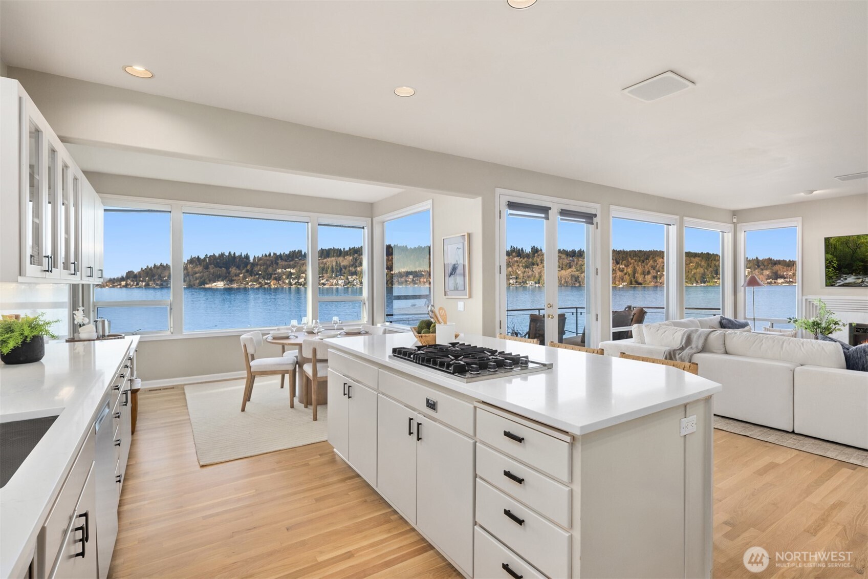 3711 Lake Washington Boulevard North Renton, WA 98056 - Photo 8 of 39