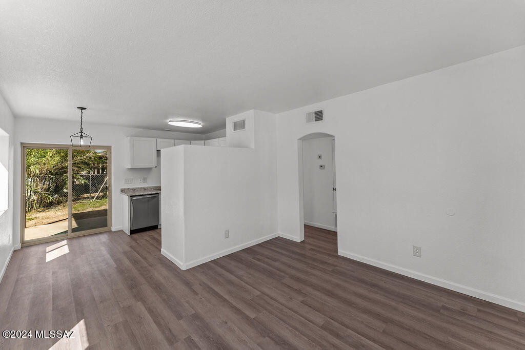 211 West Roger Road, Unit 7 Tucson, AZ 85705 - Photo 4 of 15