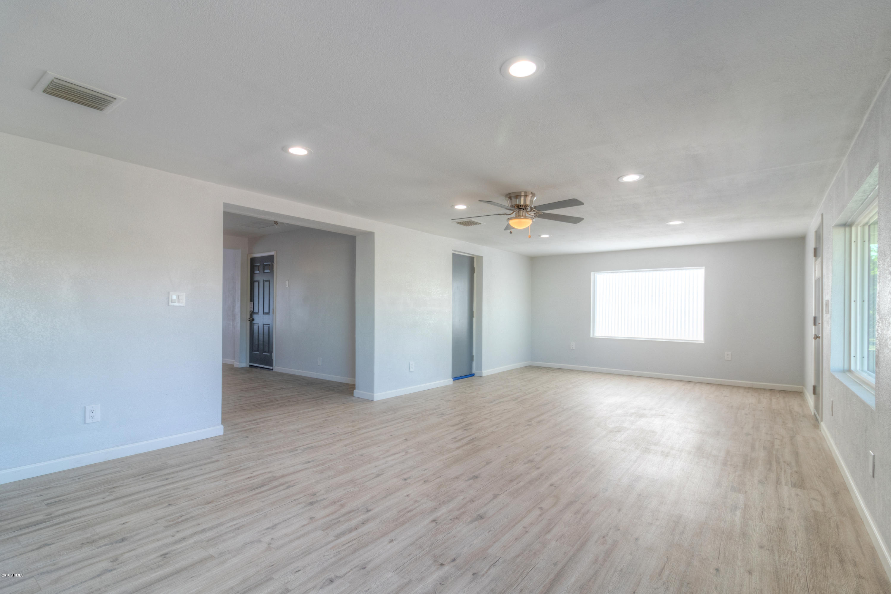 5258 Casper Road Mesa, AZ 85205 - Photo 2 of 28 Living Room (1)