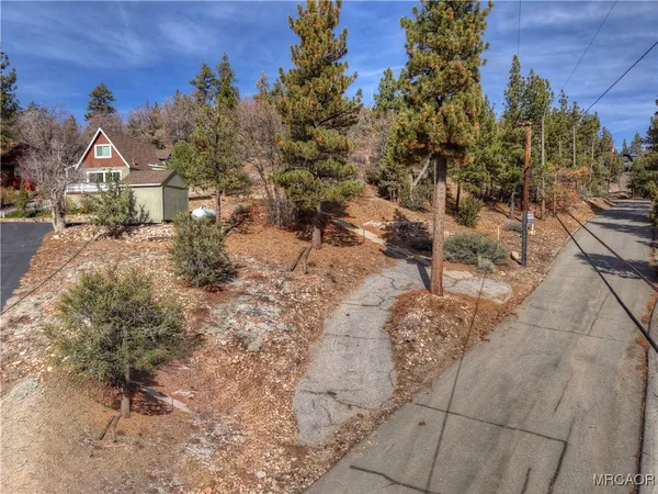 $99,900 | 1115 Fawnskin Drive, Fawnskin, CA 92333