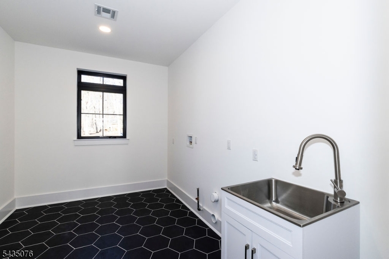 264 Ridge Road Watchung, NJ 07069 - Photo 24 of 28