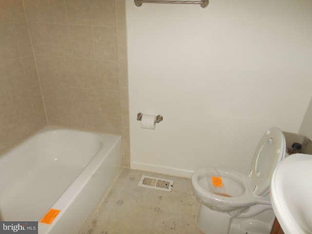 24015 Stringtown Road Clarksburg, MD 20871 - Photo 13 of 16 Bath